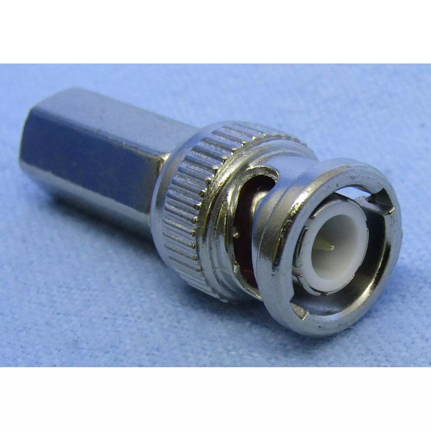 Philmore 982
Twist-On Male BNC Connector (for RG59/U, RG62/U Wire)